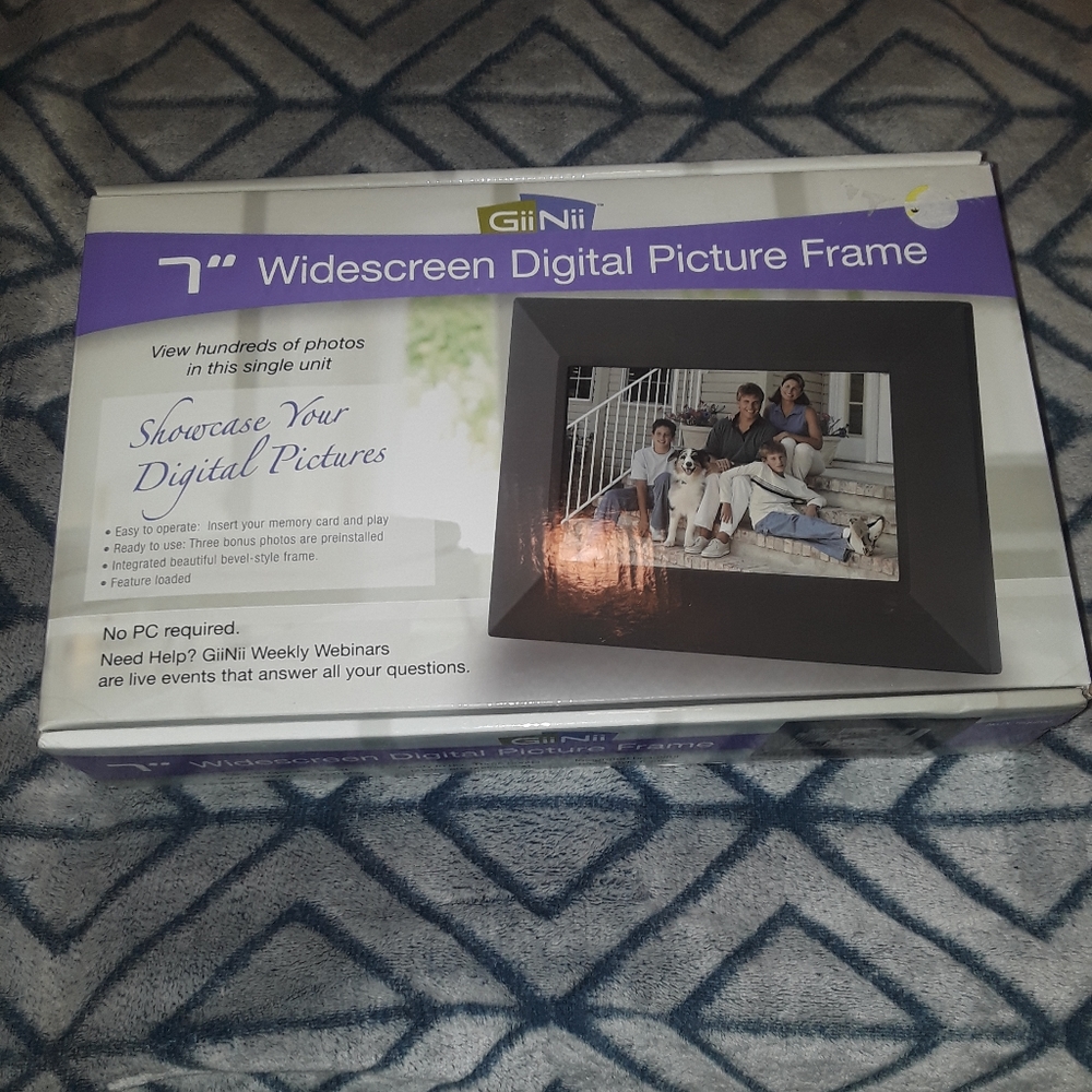 GiiNii 7"Digital Photo Frame!